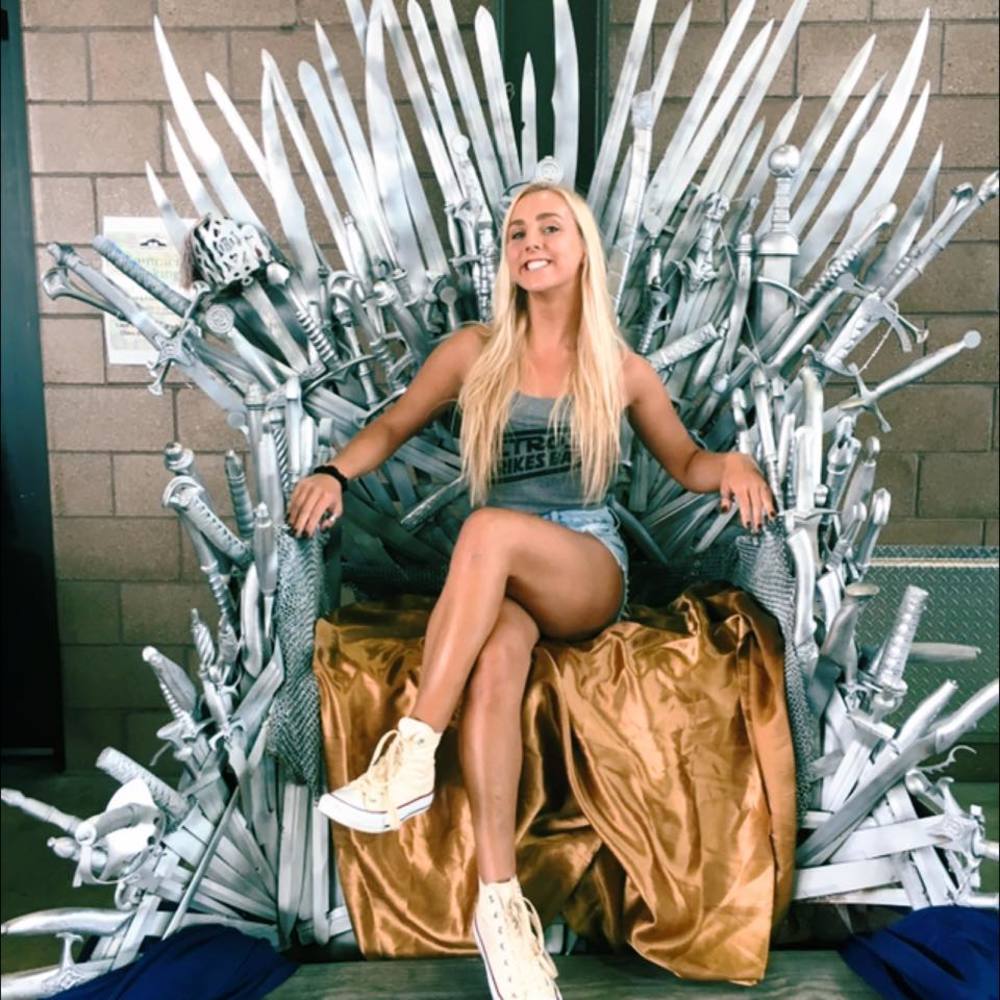 Meet your Posher, Lizzy